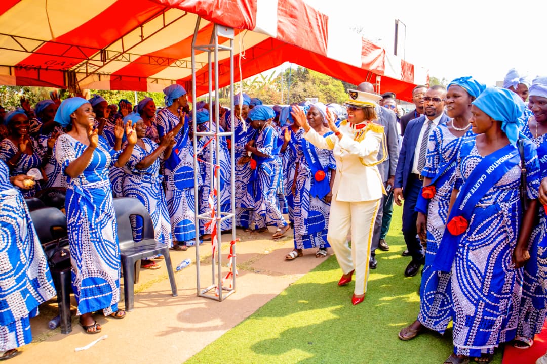 La présidente de la fondation calixte Munana est accueilli par les vulnérables.